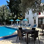 Ali Baba Hotel 2*