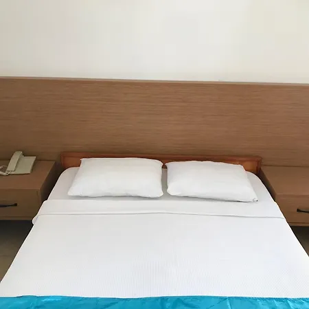 居姆贝特阿里巴巴酒店 酒店 2*