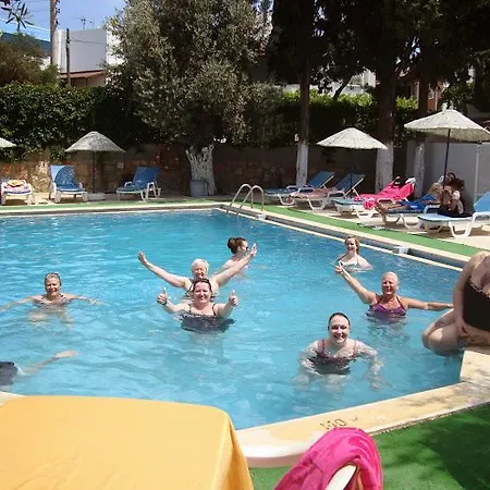 居姆贝特阿里巴巴酒店 2*